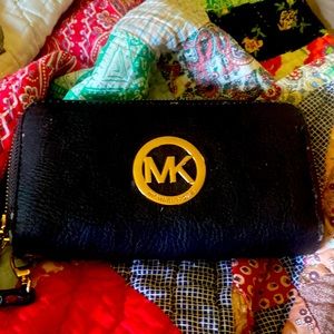 Black Michael kors wallet